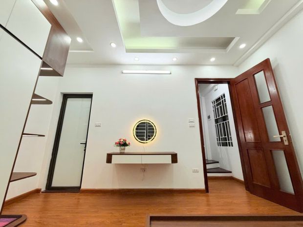 Nhà đẹp, ngõ thông  rộng, gần phố- full nội thất-  hàng xóm 6922216