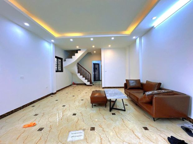 Bán nhà phố hoàng quốc việt 51m2 x 5 tầng, ô tô đỗ cửa, sổ 6923876