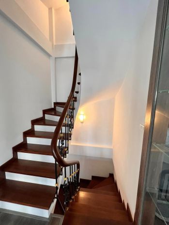 Mình cho thuê nhà đẹp, mai hắc đế, thang máy vỉa hè 115m2* 6923961