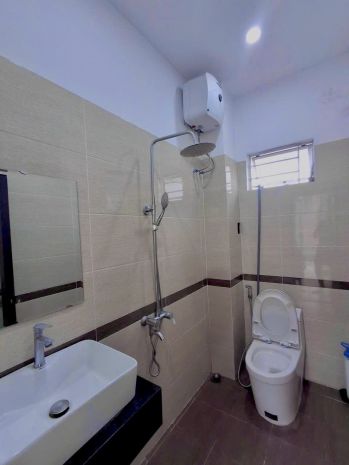 Cho thuê nhà mặt tiền nguyên căn 4p ngủ đường lê thị tính, 6924015