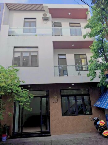 Cho thuê nhà mặt tiền nguyên căn 4p ngủ đường lê thị tính, 6924018