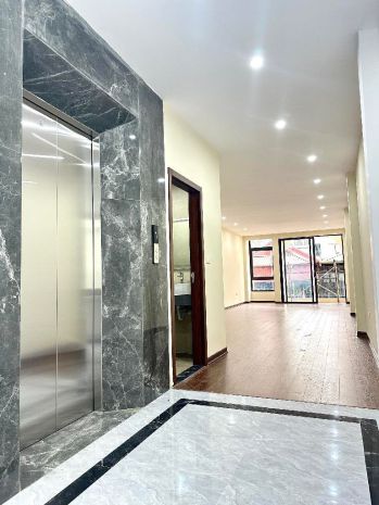 Tôi cho thuê nhà mới, hai cửa đi ,vỉa hè, 114m2- 5t, chùa 6924905