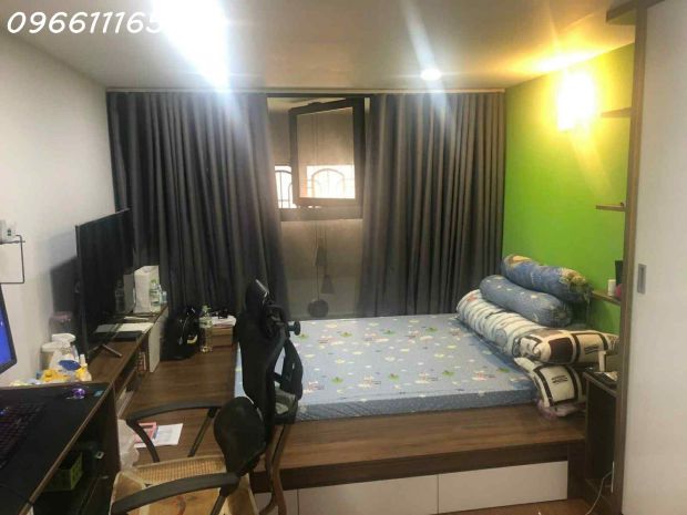 Trần quang khải- p.tân định- 10m ra hoàng sa - 2 tầng gần 6925096