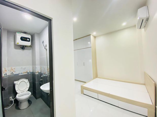 Nhà 10 tầng phố nguyễn khánh toàn cầu giấy 60 tỷ. 180m2 thiế 6925439