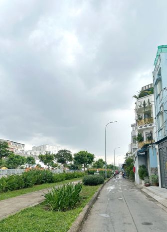 Nhà căn góc mặt tiền ụ cây p10 q8. giá 5.1 tỷ 6927575