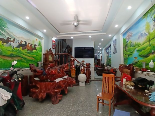 Bán siêu phầm 4 tầng,có thang máy đức,đường 14m,gần đhqg 6927982