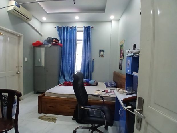Bán siêu phầm 4 tầng,có thang máy đức,đường 14m,gần đhqg 6927990