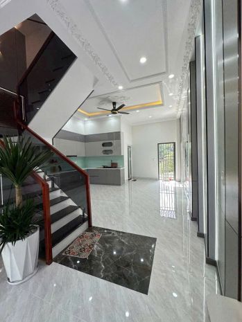 Bán nhà mặt tiền đường nguyễn đức thiệu  phường dĩ an - 6930573