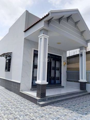 Vị trí đẹp  giá tốt   chính chủ bán nhà đường đt. 826c, 6931875