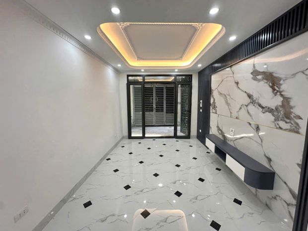 Ngay sát ủy bạn nhân dân phường - ra chợ giáp nhị hoàng mai 6932073