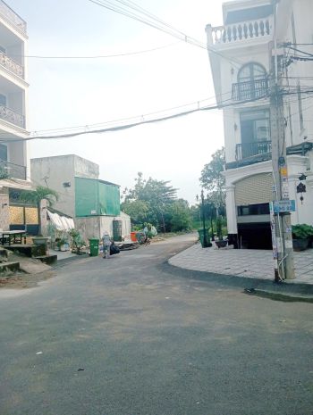 Bán nhà mặt tiền đường số 15 kdc ấp 5 phong phú bình hưng 6932109