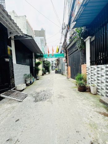 Nhà 2 tầng nở hậu hẻm 184 âu dương lân p. chánh hưng. giá 6932482