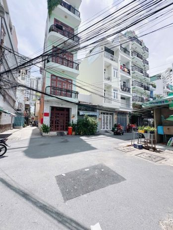 Mặt tiền ngang 3.5 nở 4.5 dài 20m

 - 5 tấm - dòng tiền 6933787