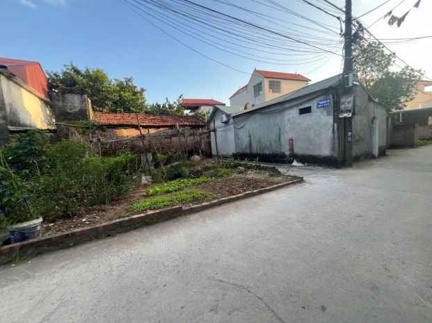 Cc em cần bán lô đất 43m hiệp thận tâm hiệp ngay cầu phùng. 6933947