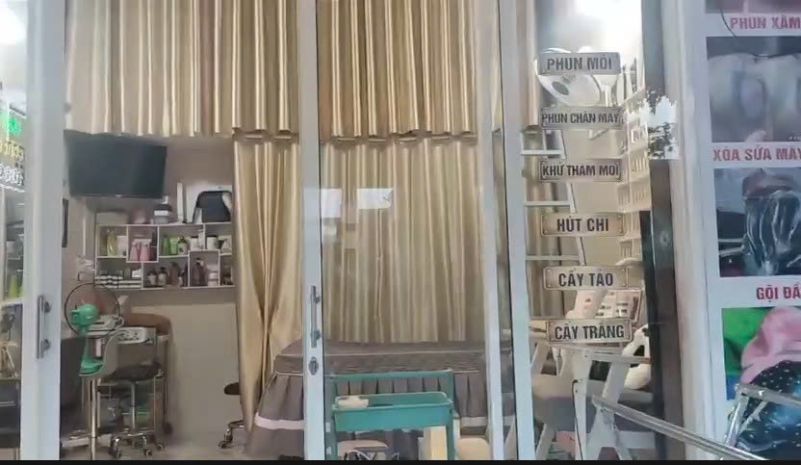 Sang tiệm nail  gội  vị trí đẹp, đông dân cư  mỹ phước 2 6934701