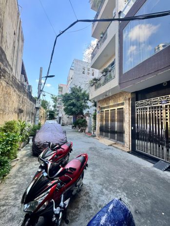Cực hiếm  bán nhà 3 tầng lô góc ngõ 2 mê linh, trung tâm 6941327