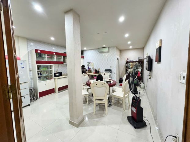 Cực hiếm  bán nhà 3 tầng lô góc ngõ 2 mê linh, trung tâm 6941330