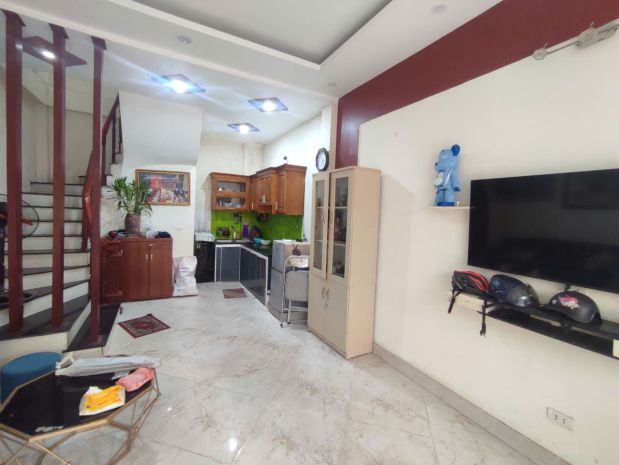 Cho thuê nhà ngõ tam trinh, 5 tầng x 38m2, 3pn, 3 wc, 10 6942349