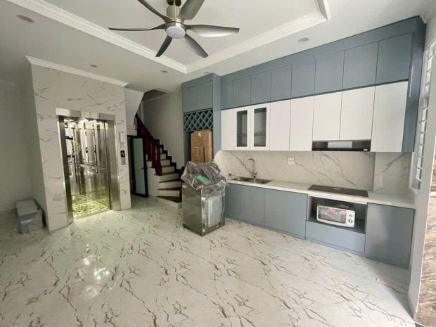 Cho thuê nhà nguyên căn có thang máy, 35m² x 6 tầng, 5pn, 6942560