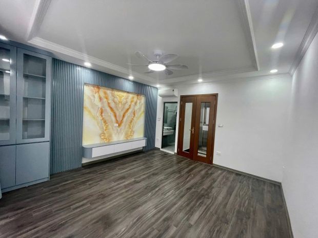 Cho thuê nhà nguyên căn có thang máy, 35m² x 6 tầng, 5pn, 6942561