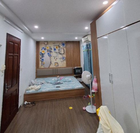Bán nhà kim giang, hoàng mai, ô tô, gần phố, 40m2, 9.5 6942777