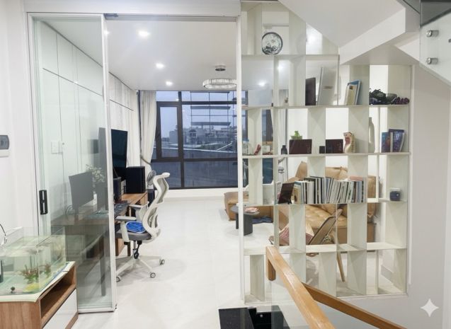 Hẻm tải  giáp aeon  sát mặt tiền  74m nở hậu  4 tầng 6942855