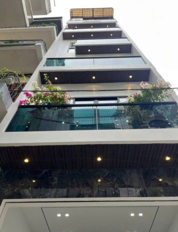 Nhà xây mới cầu giấy- 6 tầng thang máy- dt 42m2- gần ô tô- 6942910