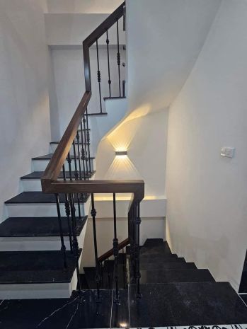Cho con ra ở riêng - cần bán gấp tòa ccmn ngõ 254 minh khai. 6943985