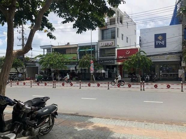 Cho thuê nhà mặt tiền đường đồng khởi trung tâm tp. bến 6944255