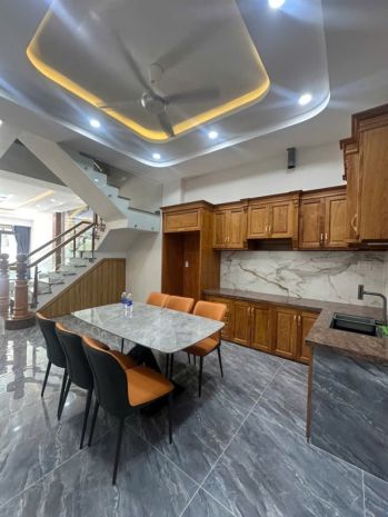 Bán nhà 2 tầng đẹp,nhà mới 100,full nội thất,đường nhựa 6944524