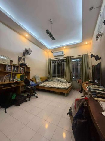 Nhà mt đường hùng vương phường 9 quận 5 cũ. 6944659