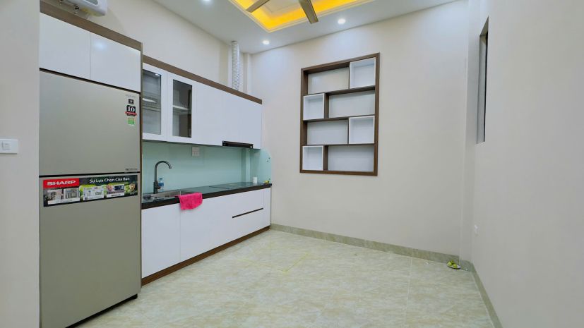 Bán nhà 6 tầng thang máy mới kính kong như ks 5sao oto đỗ 6945668