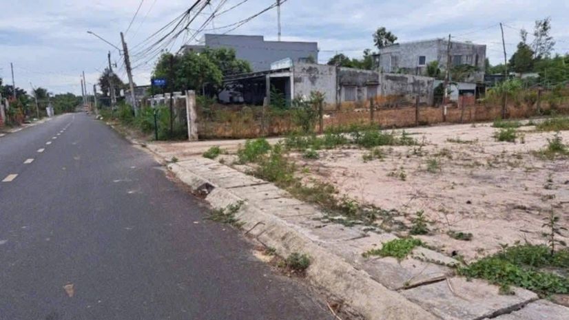 Bán lô đất góc 2 mặt tiền đường nhựa  xã tam an, huyện 6946907