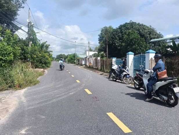 Bán lô đất góc 2 mặt tiền đường nhựa  xã tam an, huyện 6946908