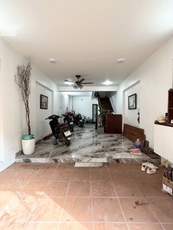 Dương quảng hàm 50m x5 tầng-20 tỷ,ô tô đỗ cửa,20m ra 6947970