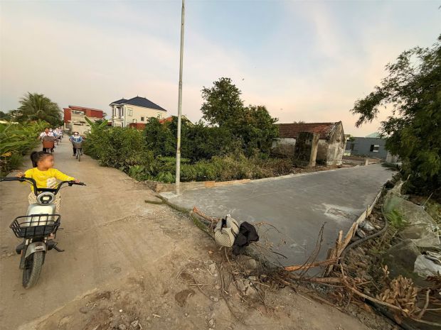 Lô góc 2 mặt đường  đa ngư tân trào, gần kcn  giá chỉ 1 6949505