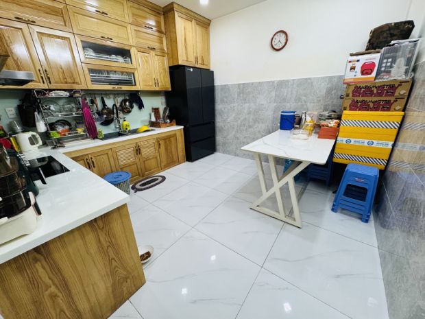 Bánnhà mt dương quảng hàm 60m, 3tầng btct, đường26m có vỉa 6949691