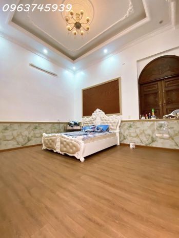 Biệt thự cổ điển, 3 tầng, 245m2, sân rộng ô tô đỗ được, dĩ 6949810