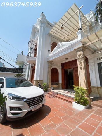 Biệt thự cổ điển, 3 tầng, 245m2, sân rộng ô tô đỗ được, dĩ 6949813