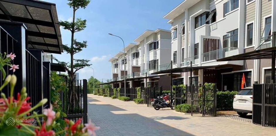 Bán nhà 3 tầng 5m x 20m, ngay kdc cao cấp mizuki, dương 6951507