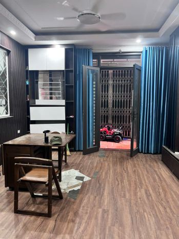 Cho thuê nhà ngõ 268 ngọc hồi, 5 tầng x 30m2, 3pn, 4 wc, 6951639