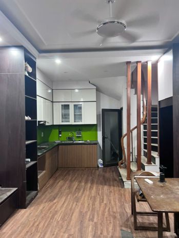 Cho thuê nhà ngõ 268 ngọc hồi, 5 tầng x 30m2, 3pn, 4 wc, 6951640