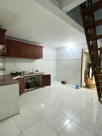 Bán nhà 2 tầng 3pn 57m2 gần siêu thị cao lỗ có dòng tiền 6951846