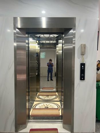 Mình cho thuê nhà mới, hai cửa đi ,vỉa hè, 105m2- 5t, bách 6952128