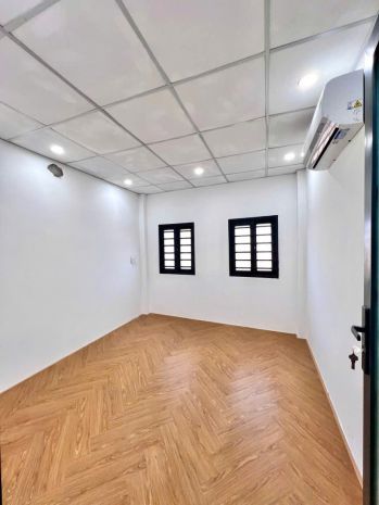 50. cho thuê nhà 2 phòng ngủ mới, riêng lẽ trung tâm ninh 6952752