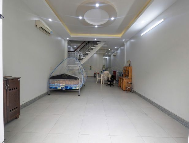 Cho thuê nhà 1 trệt 1 lầu + 1 sân thượng rộng rãi - cmt8 - 6954137