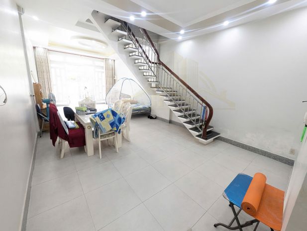 Cho thuê nhà 1 trệt 1 lầu + 1 sân thượng rộng rãi - cmt8 - 6954139