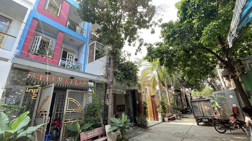 Nhà 3 tầng thích hơp cho ngươi lớn tuổi, hẽm cụp đường 8m ô 6954299