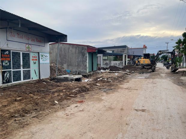 Lô hiếm đẹp  đường 10m  giá chỉ 2x triệum²  zalo 0567 6954402