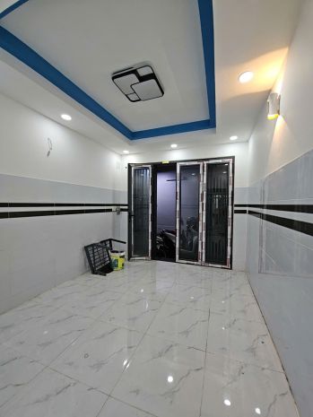 Cách mặt tiền lâm văn bền tân quy q7 
có 85 m
có 3 tỏi 6954988